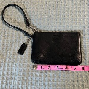 ⭐️3/$30⭐️ EUC Coach Black Leather Wristlet